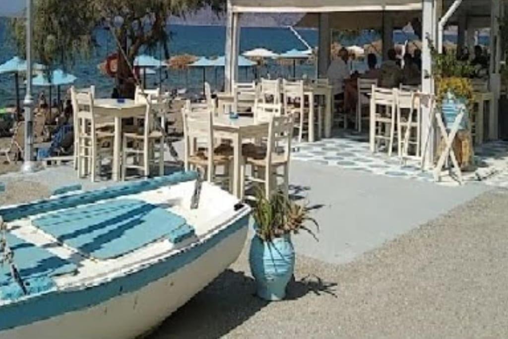 Creta Irini's παραδοσιακά For *